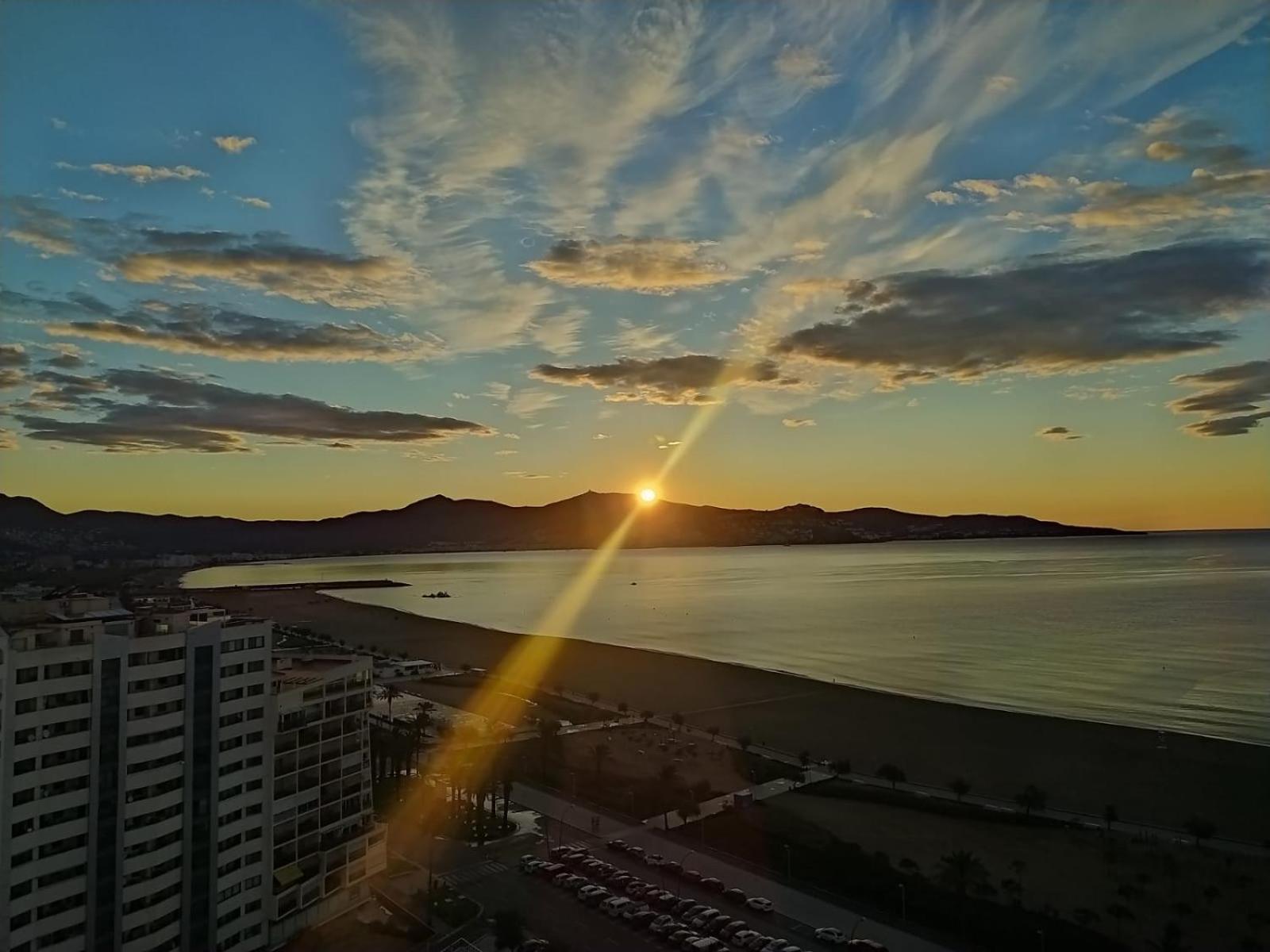 Apartamento Vistas Al Mar Aire Acondicionado Wifi Empuriabrava Esterno foto